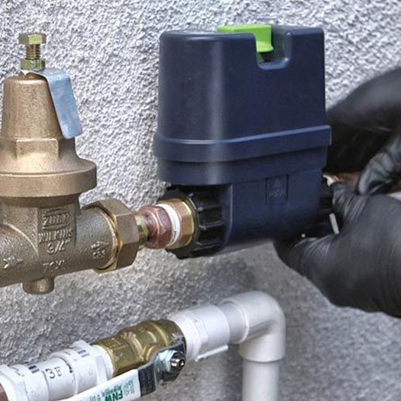 Leak Detection in Three Points