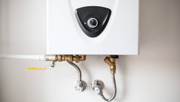 https://cummingsplumbingtucsonaz.com/wp-content/uploads/2022/11/cummings-plumbing-all-you-need-to-know-about-tankless-water-heaters.jpg